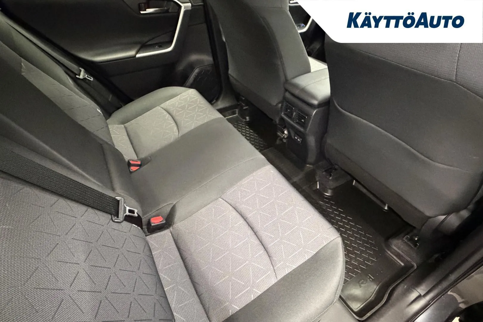 Toyota RAV4 FPB-467 carousel image