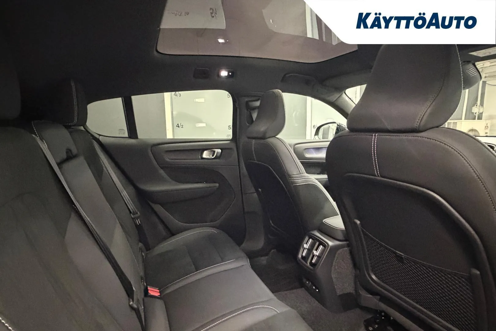 VOLVO EC40 ZPX-248 carousel image