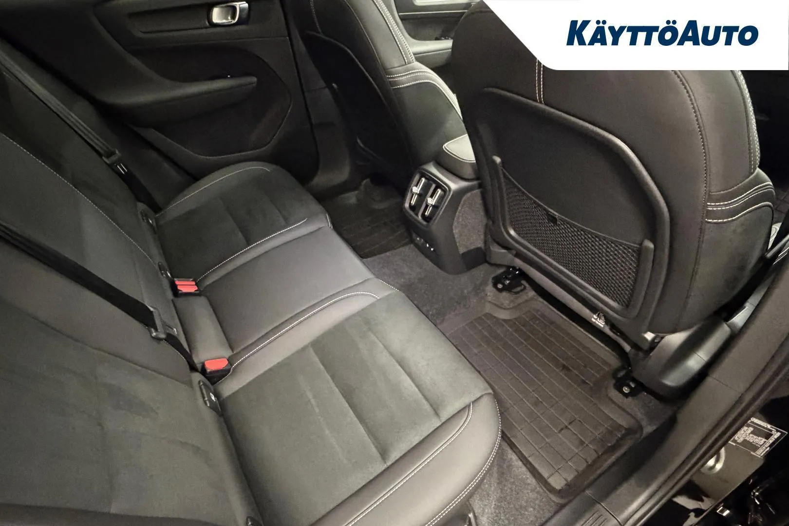 VOLVO EC40 ZPX-248 carousel image