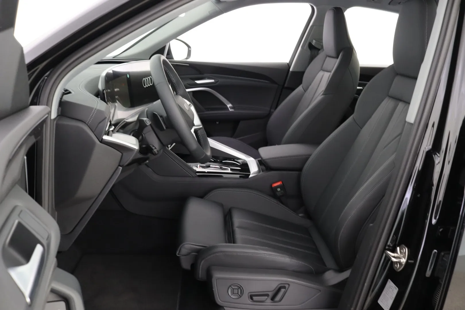 Audi Q5 KXO-329 carousel image