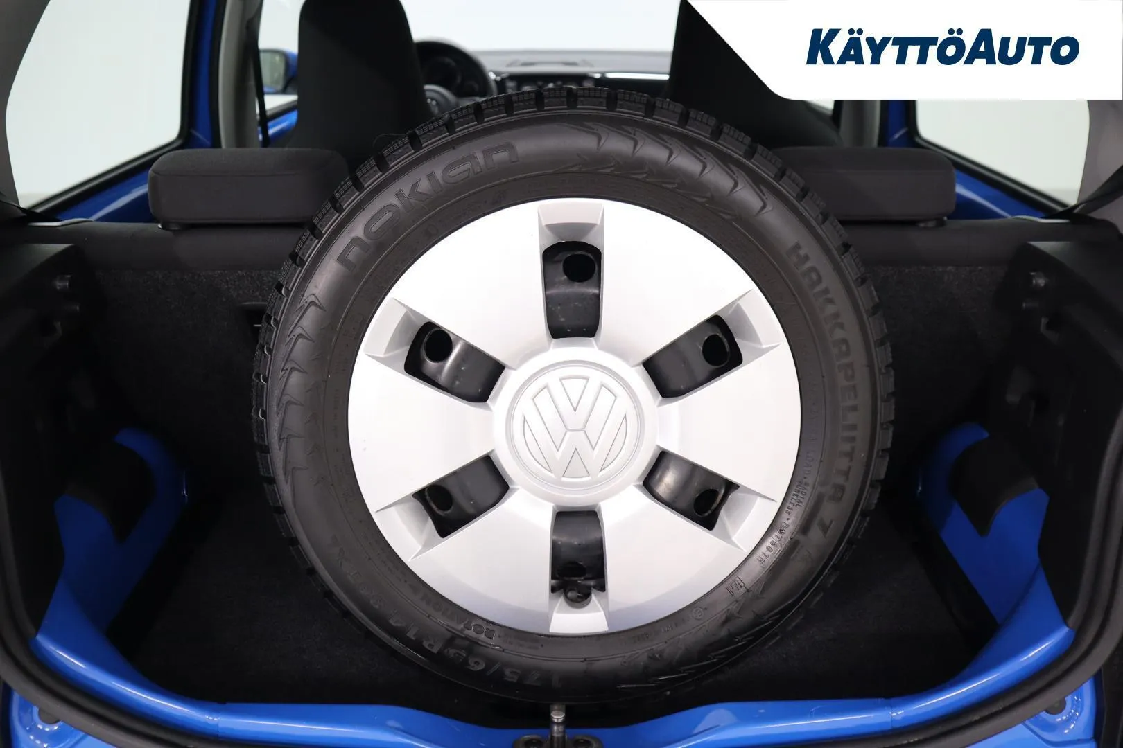 Volkswagen up! UYY-775 carousel image