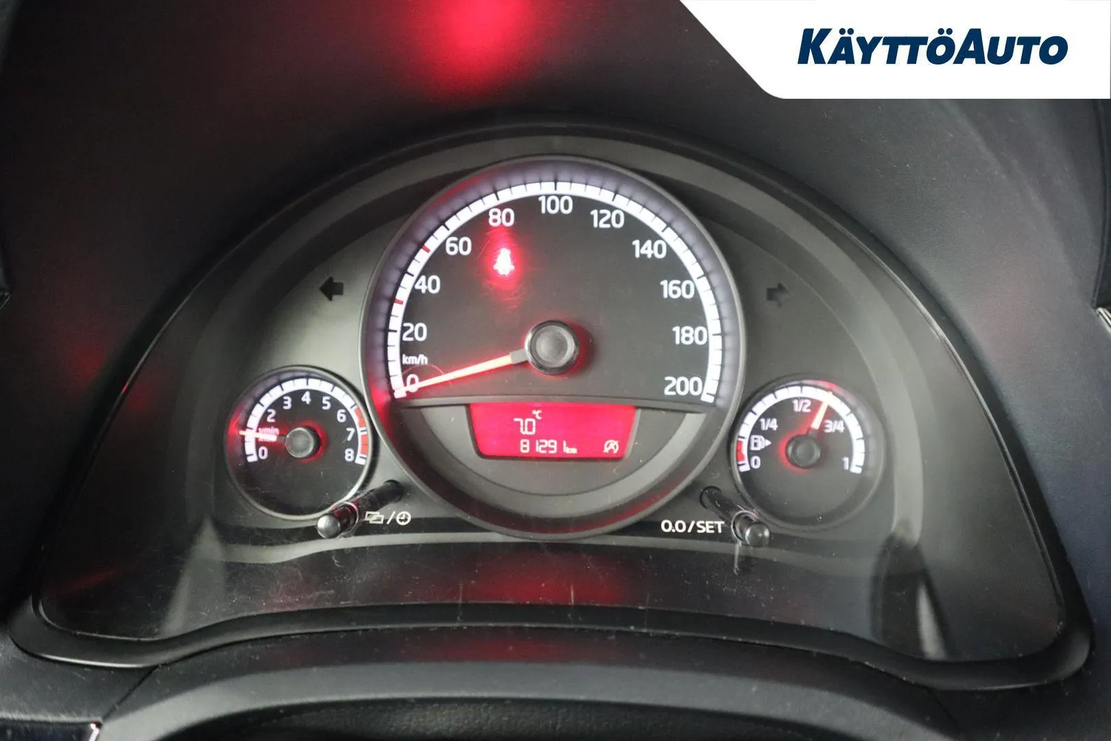 Volkswagen up! UYY-775 carousel image