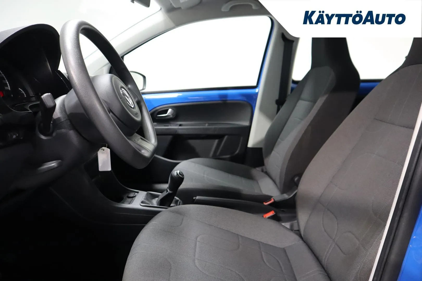 Volkswagen up! UYY-775 carousel image