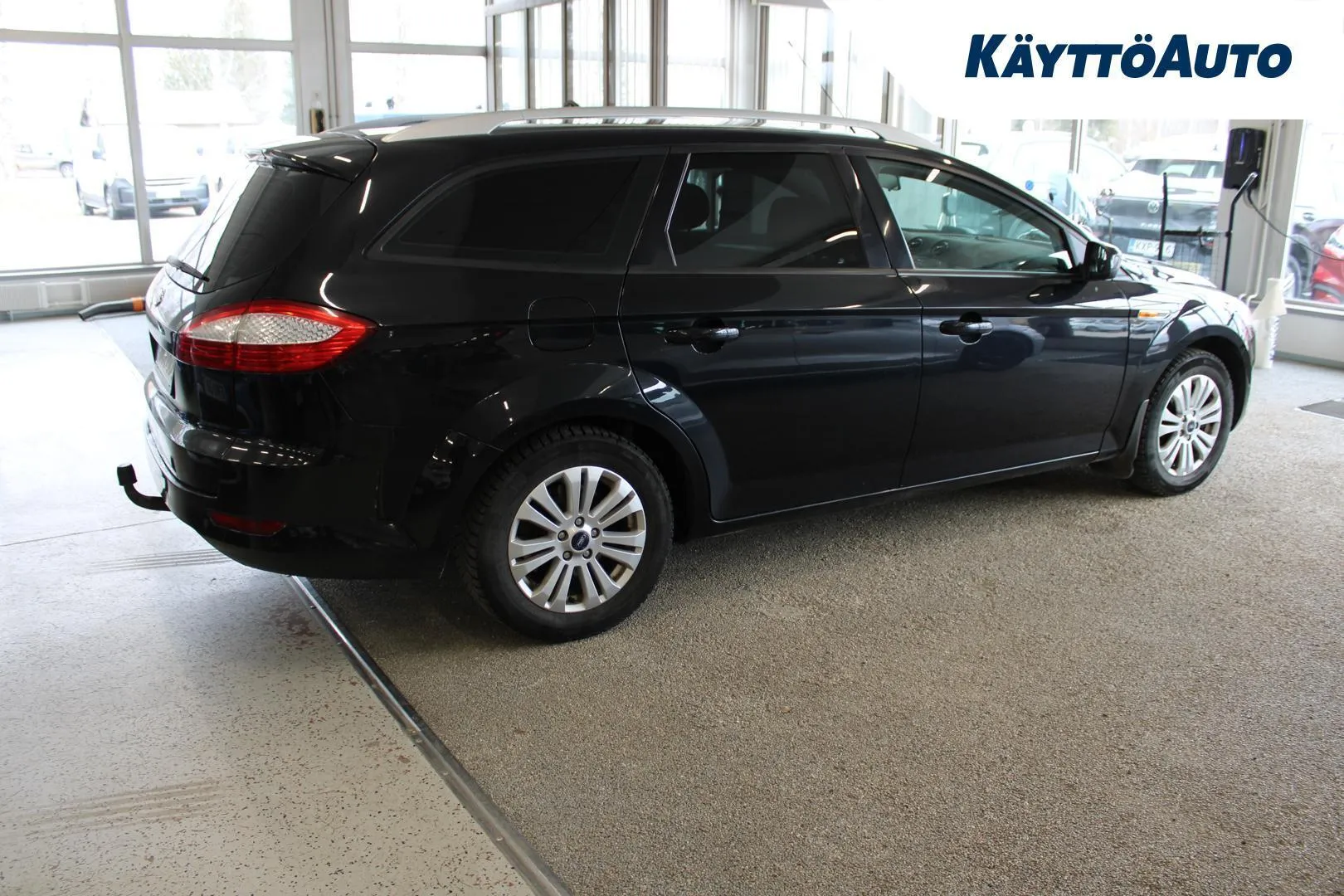 Ford Mondeo RUG-202 carousel image