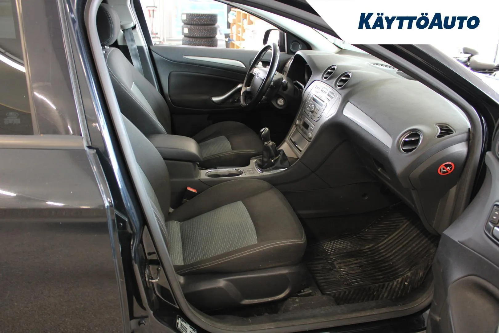 Ford Mondeo RUG-202 carousel image