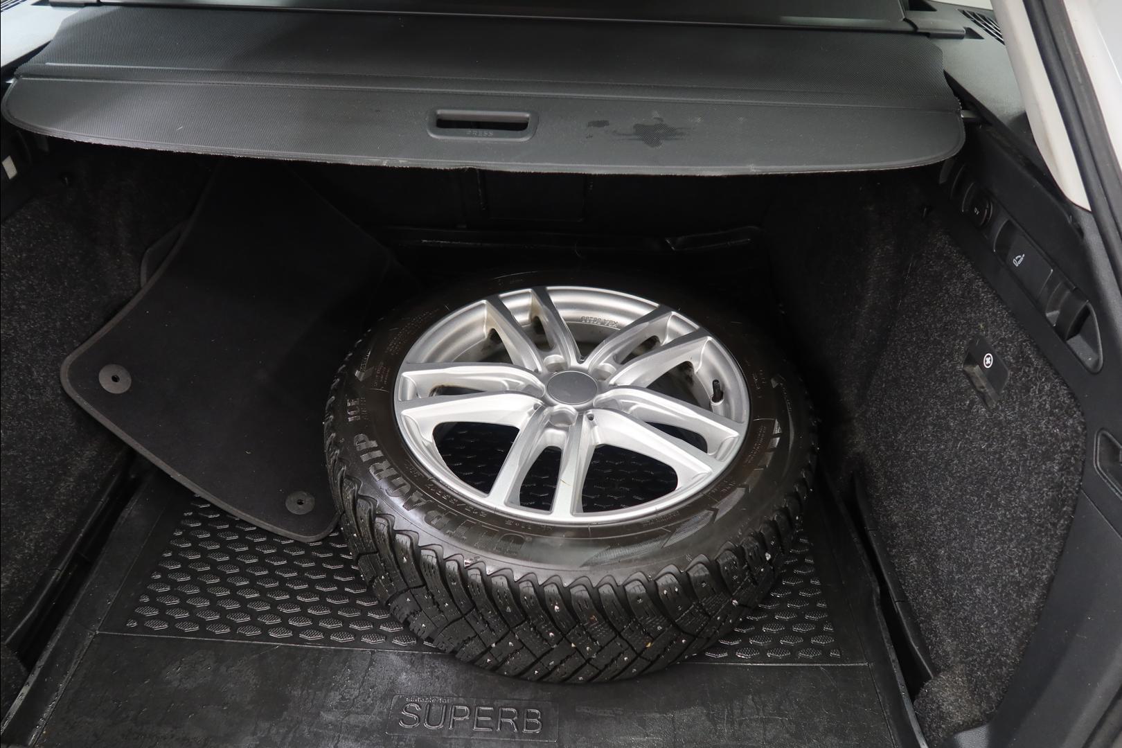 Skoda Superb 2017, kuva 6/31