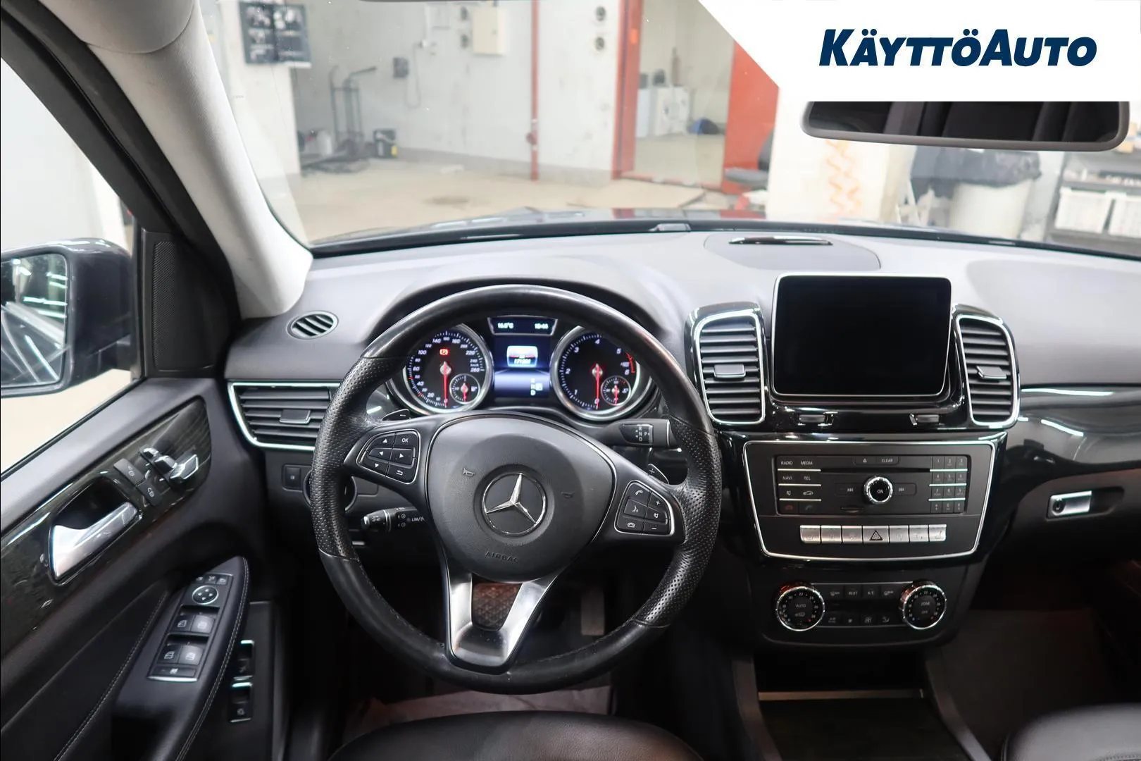 Mercedes-Benz GLE UZB-896 carousel image