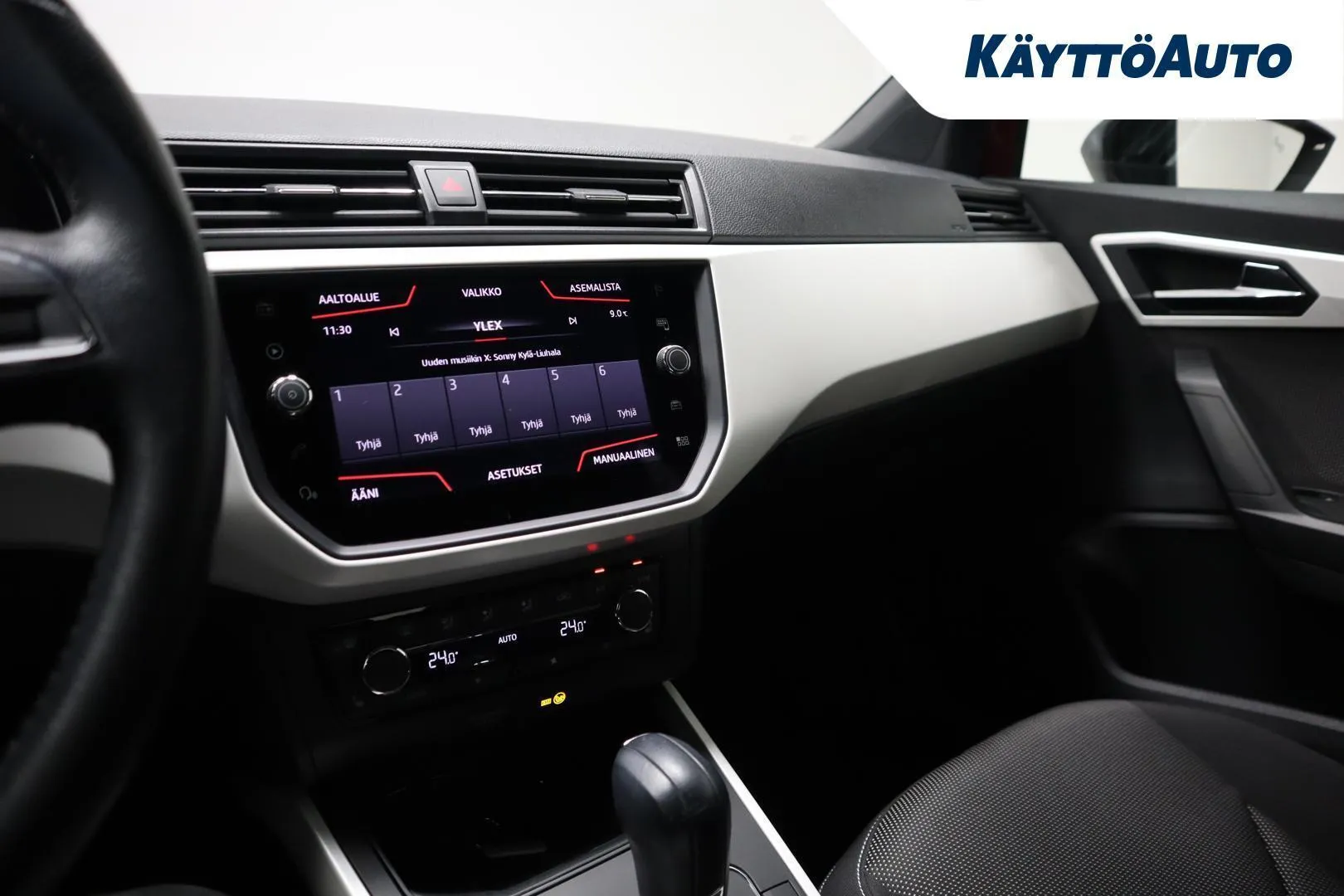 Seat Arona NLV-946 carousel image