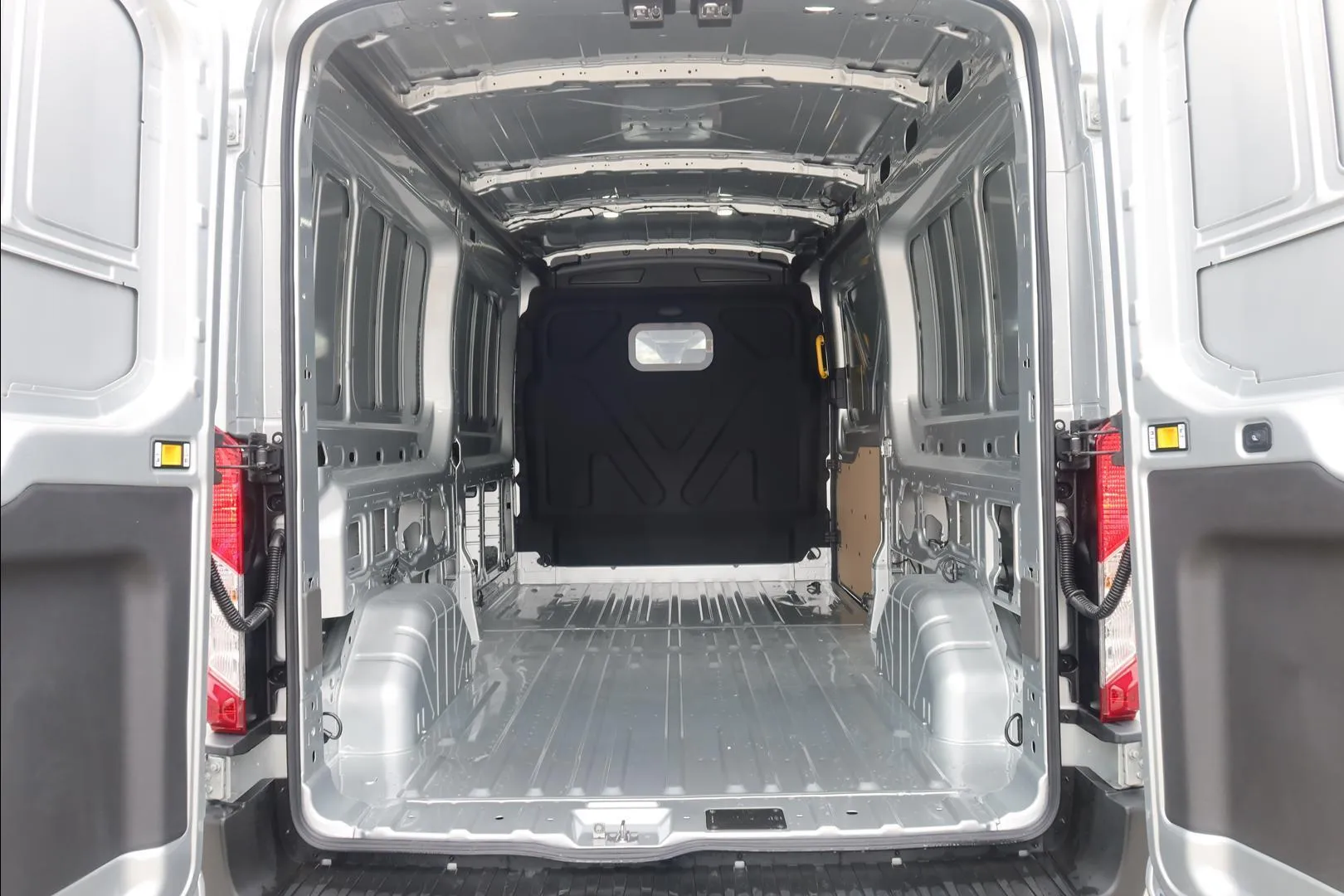Ford Transit ZPZ-360 carousel image