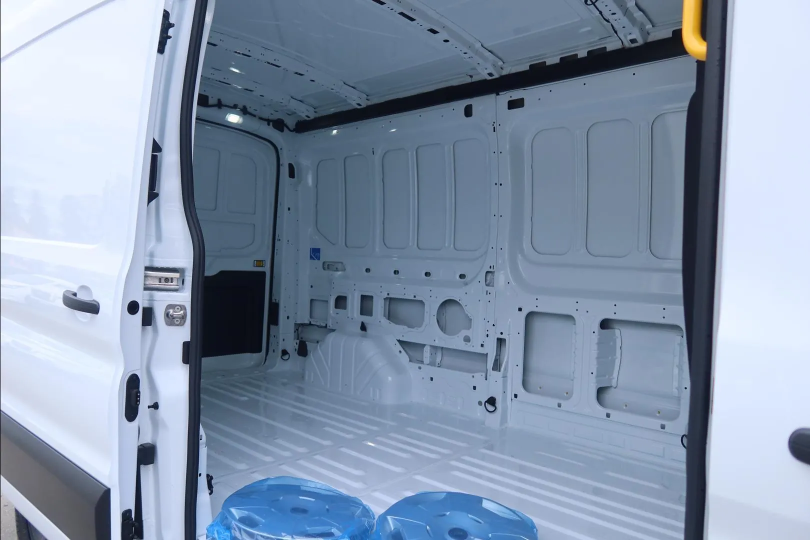 Ford Transit XTO-423 carousel image