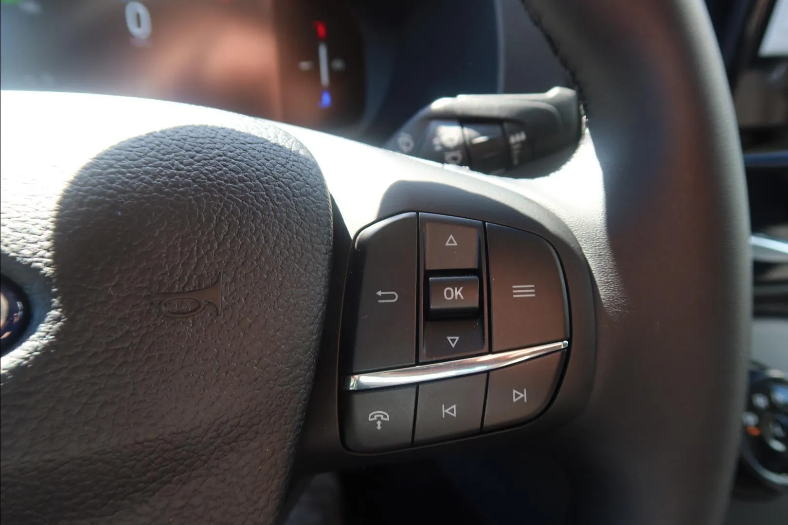 Ford Transit YME-888 carousel image