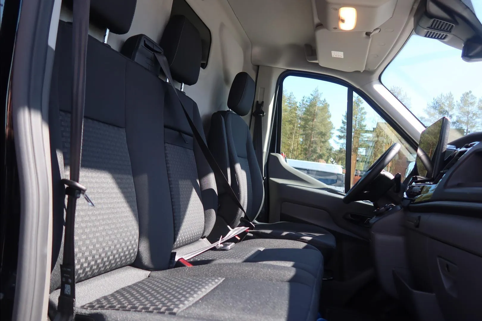 Ford Transit YME-888 carousel image