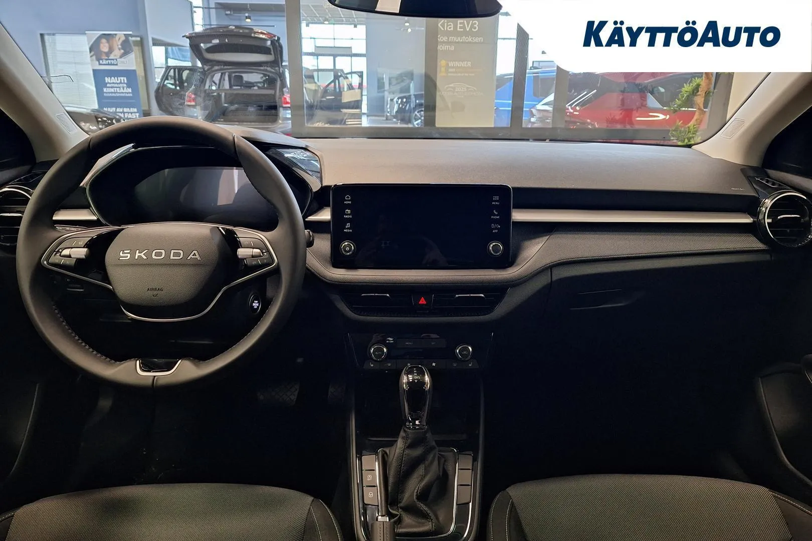 Skoda Fabia ZRC-499 carousel image