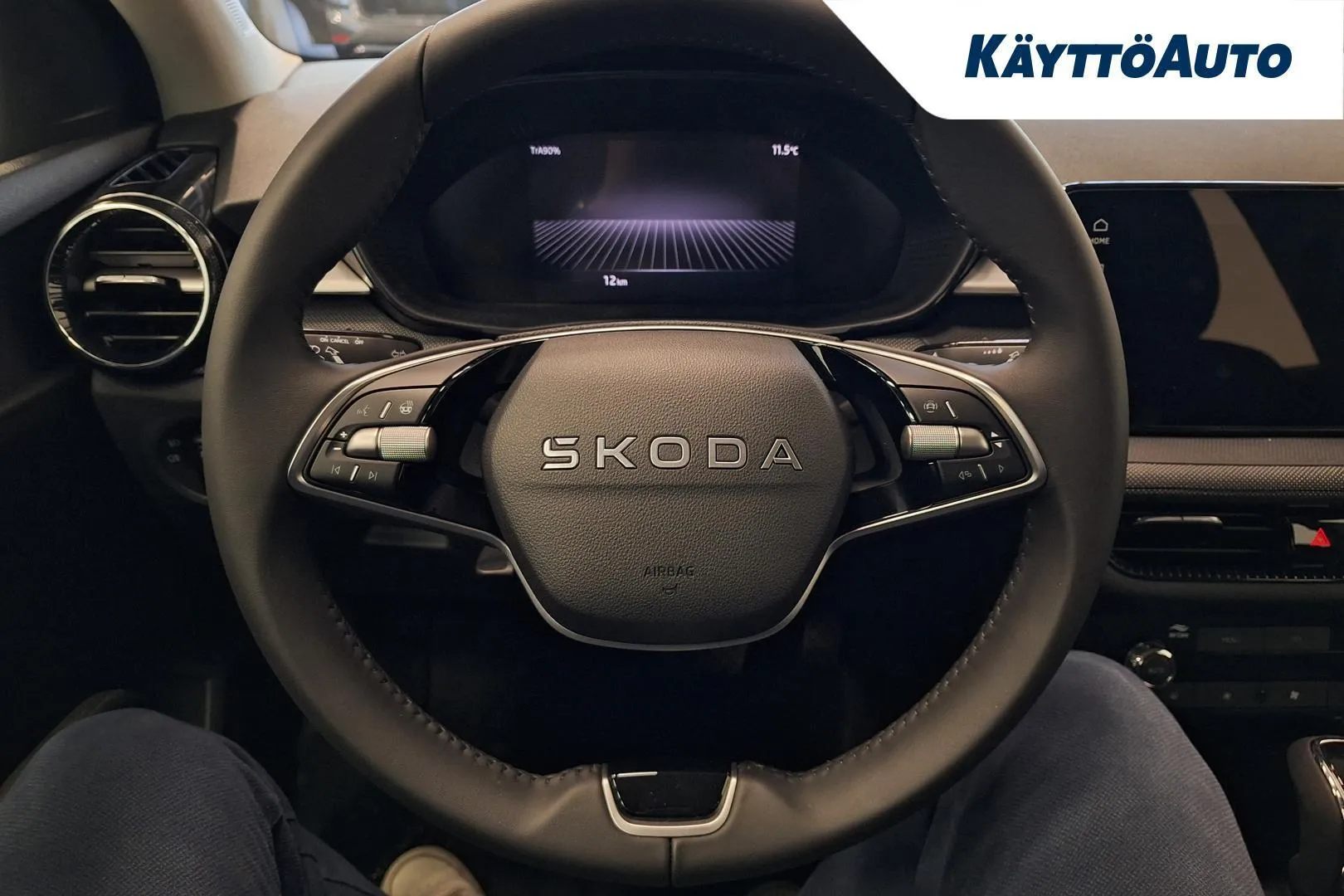 Skoda Fabia ZRC-499 carousel image