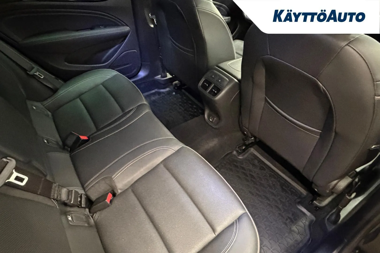 Opel Insignia SOJ-566 carousel image