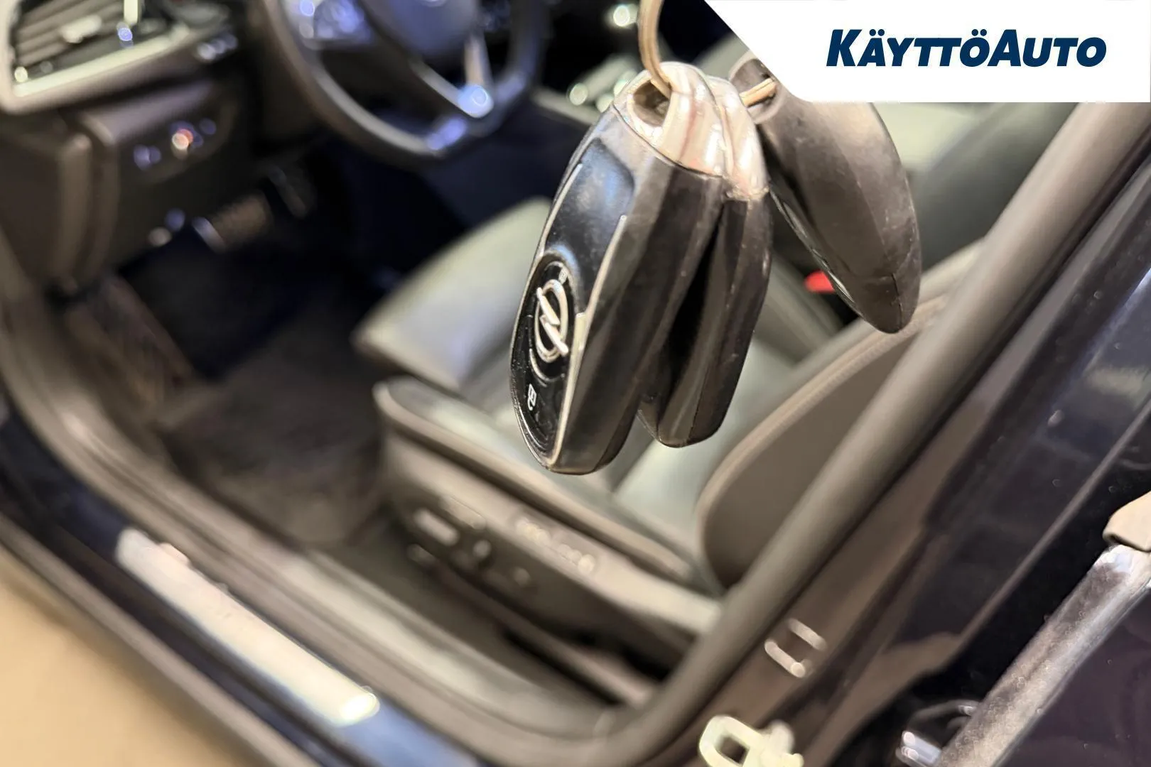 Opel Insignia SOJ-566 carousel image