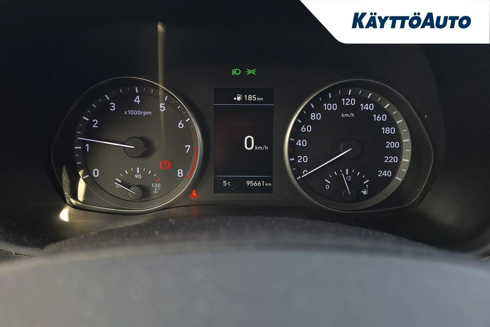 Hyundai i30 5d VZH-333 carousel image