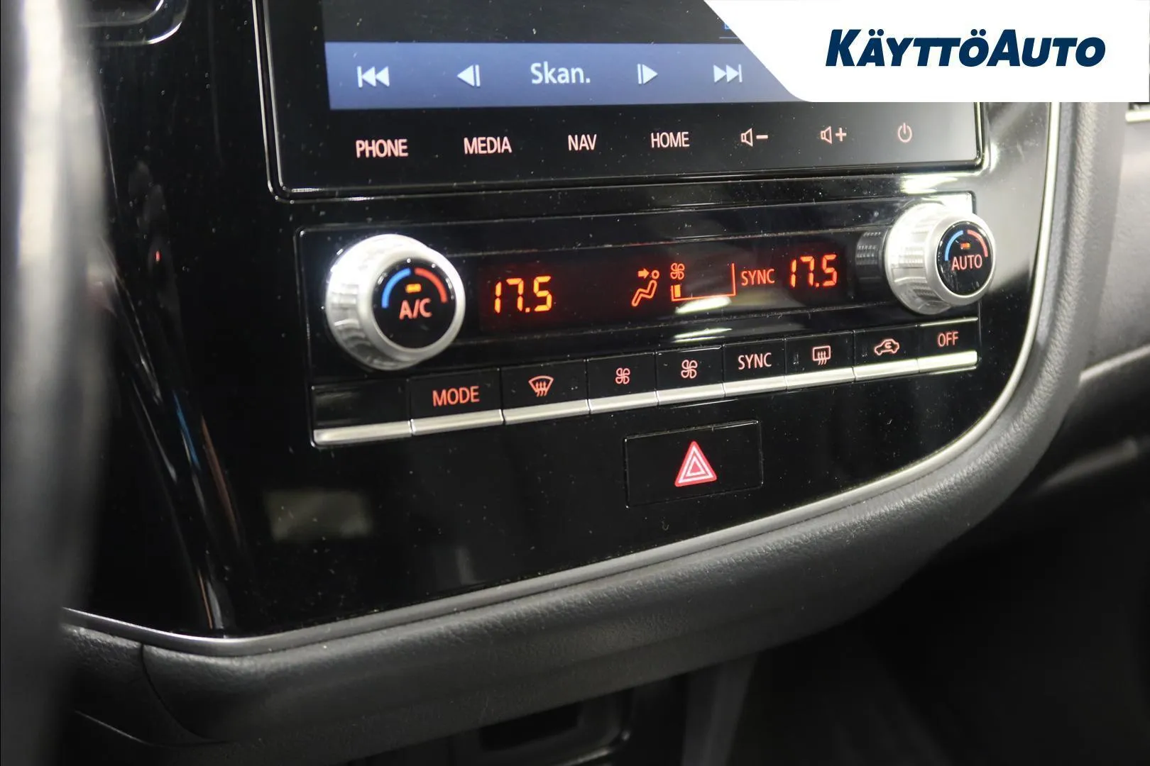 Mitsubishi Outlander PHEV JLK-155 carousel image