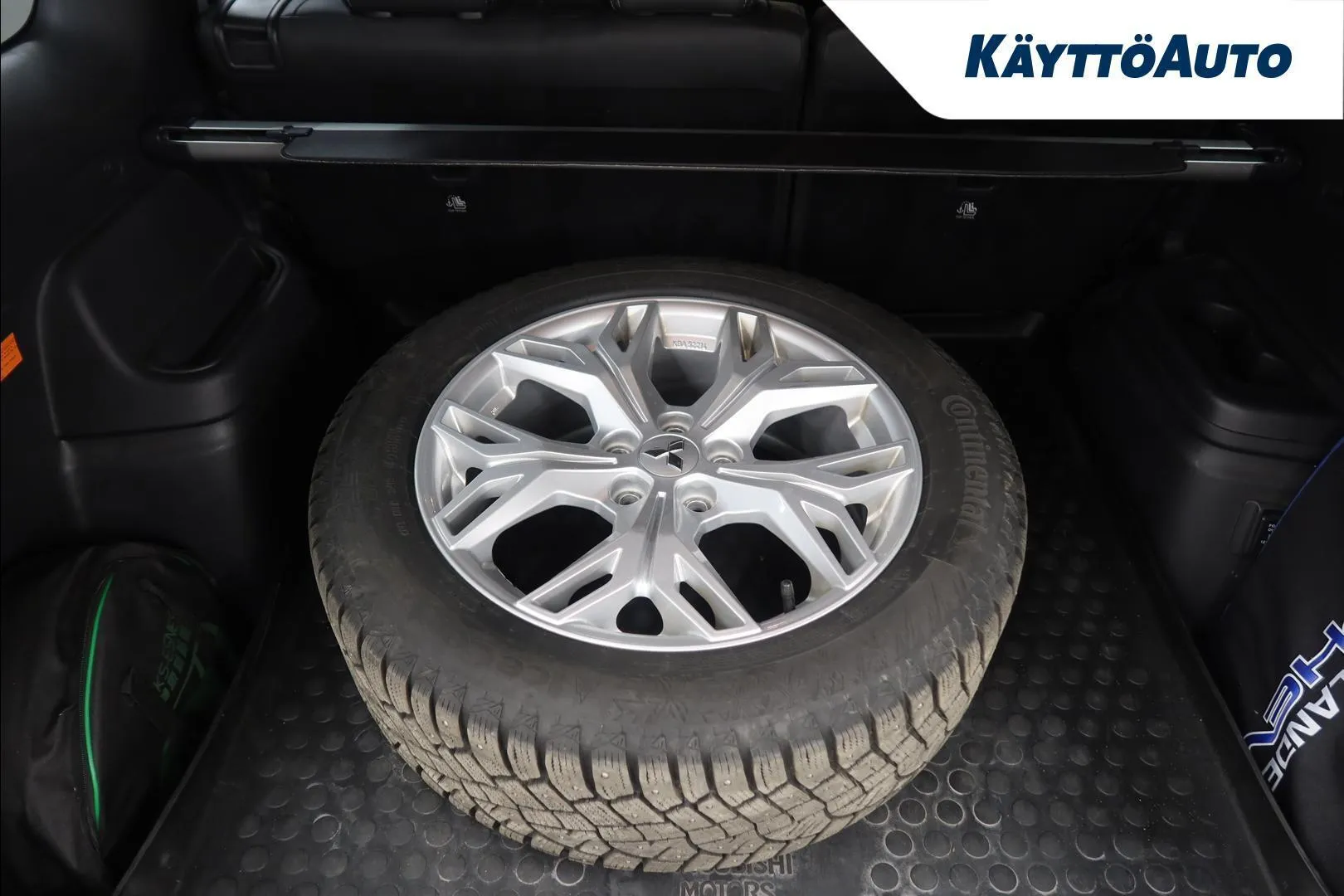 Mitsubishi Outlander PHEV JLK-155 carousel image