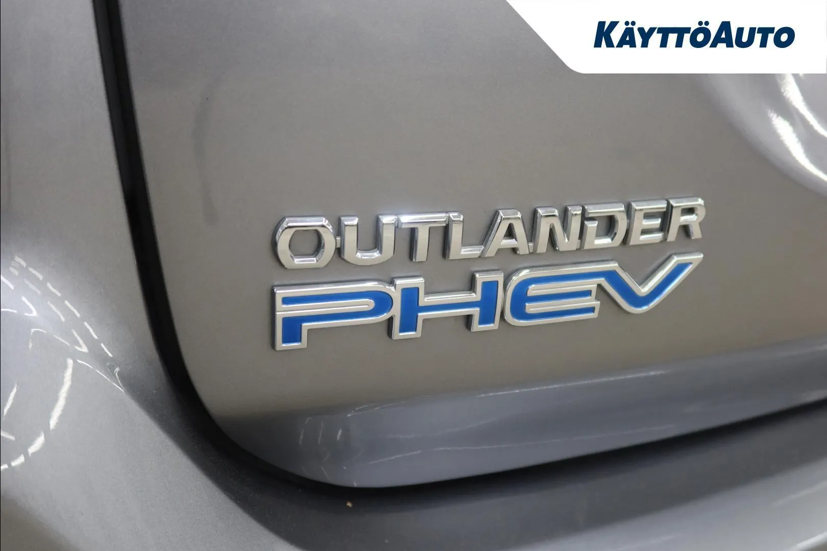 Mitsubishi Outlander PHEV JLK-155 carousel image