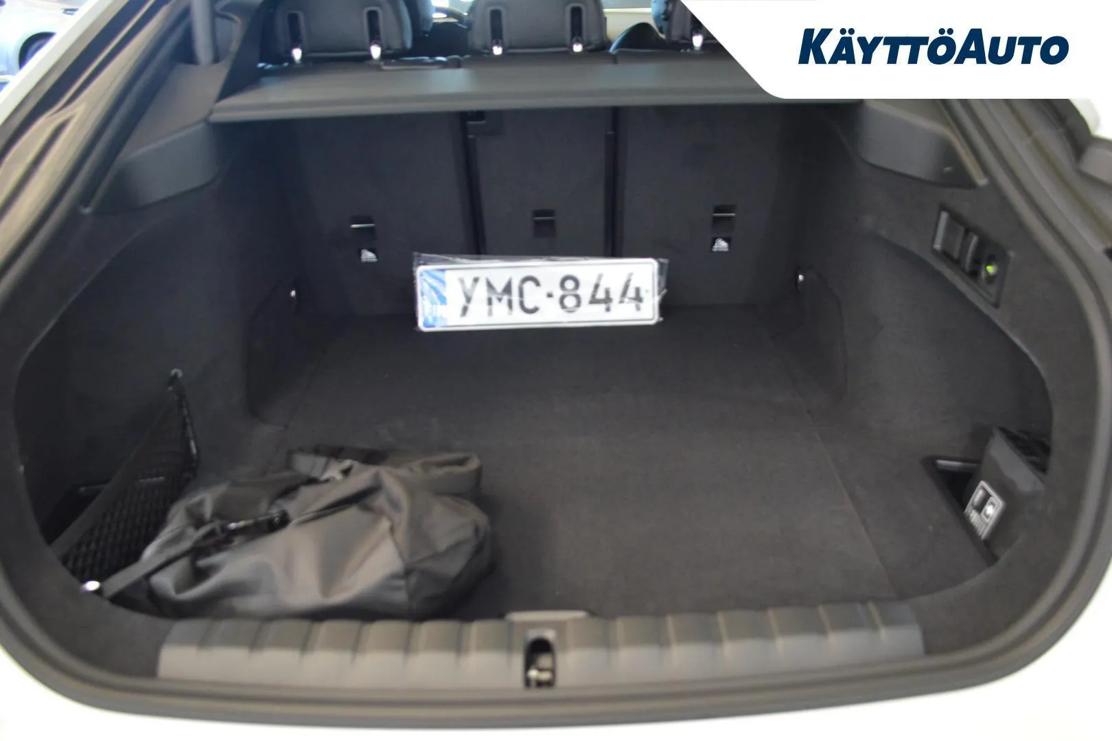 BMW I4 M60 YMC-844 carousel image