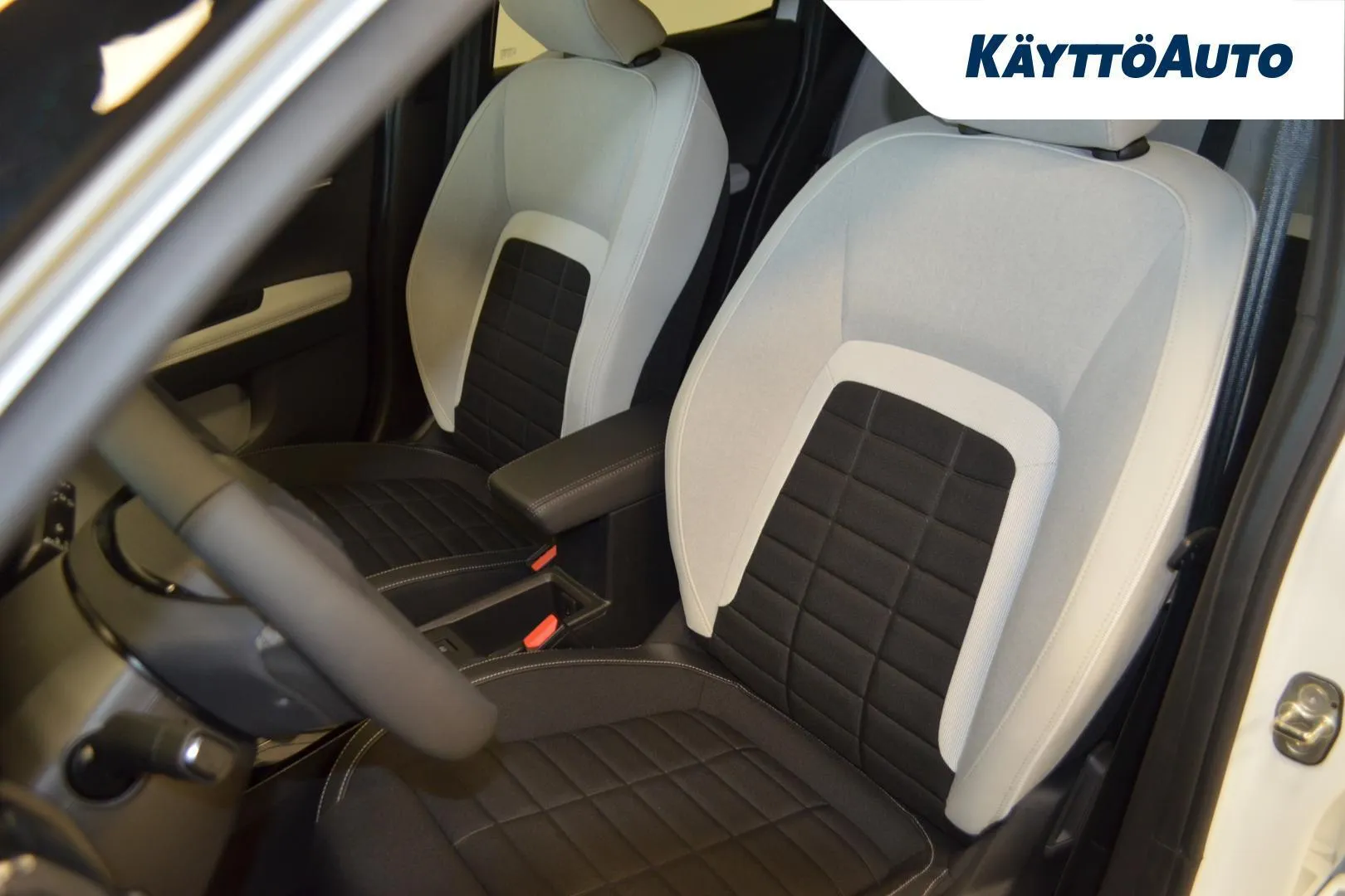 Citroen C3 YMG-300 carousel image