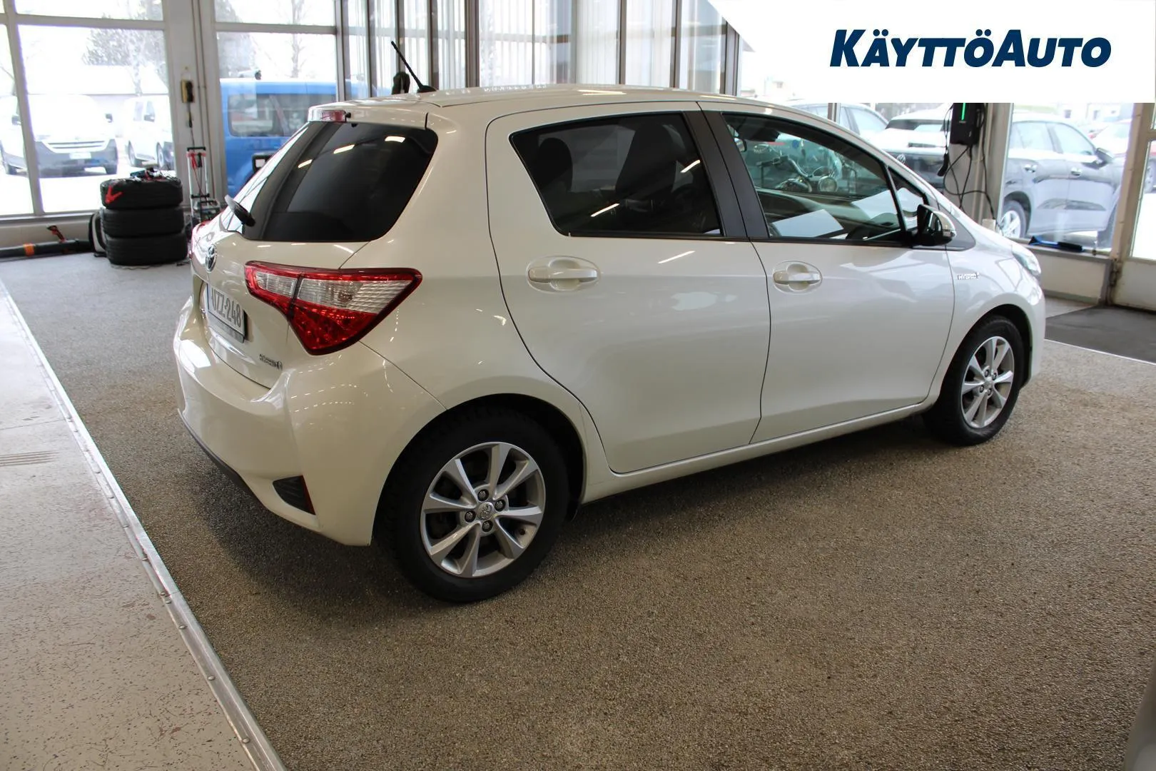 Toyota Yaris UZZ-248 carousel image