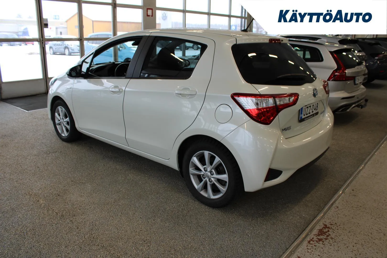 Toyota Yaris UZZ-248 carousel image