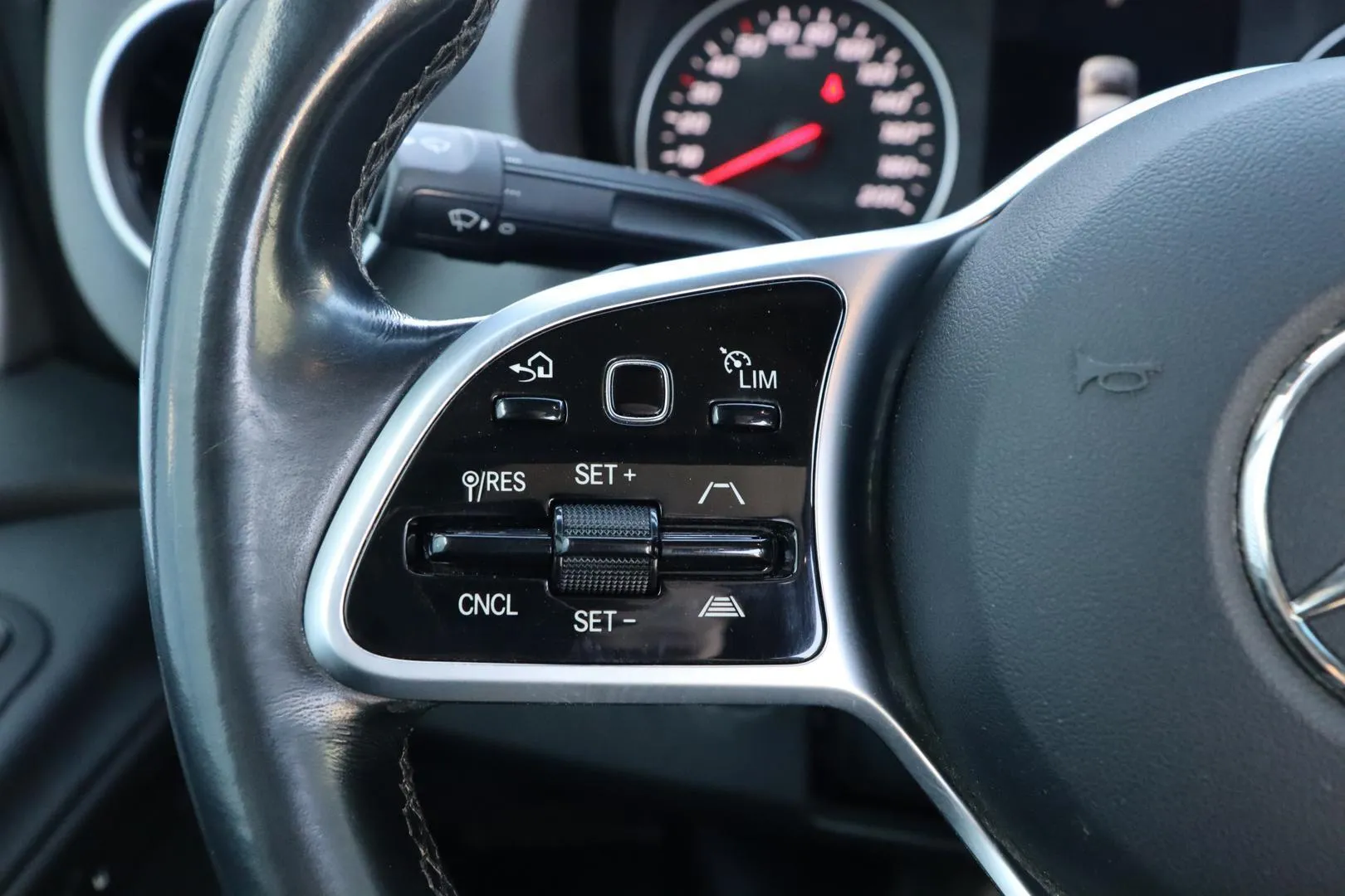 Mercedes-Benz Sprinter FPY-705 carousel image