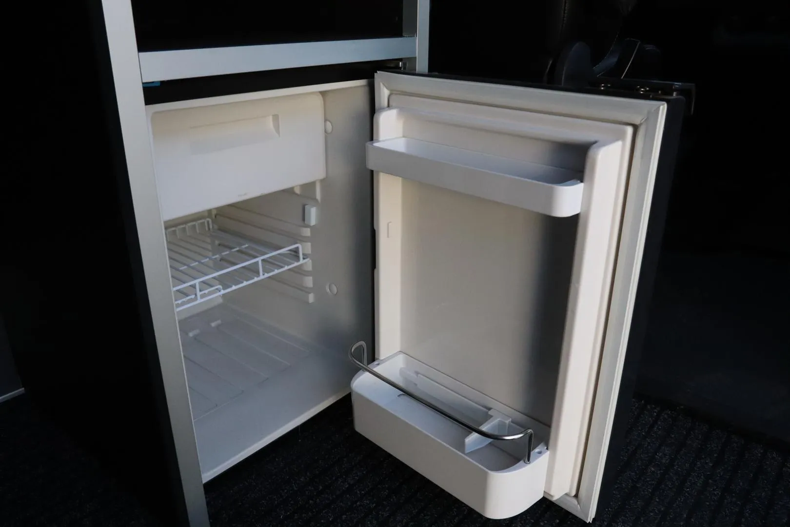 Mercedes-Benz Sprinter FPY-705 carousel image