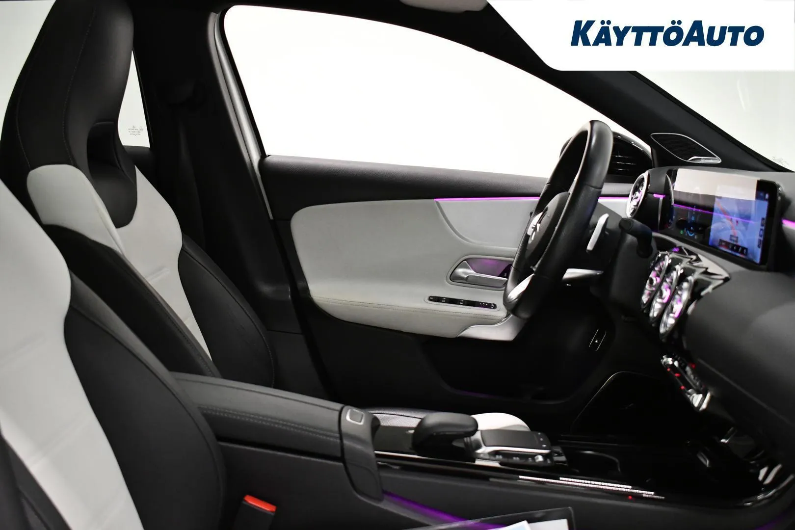 Mercedes-Benz A OZA-537 carousel image