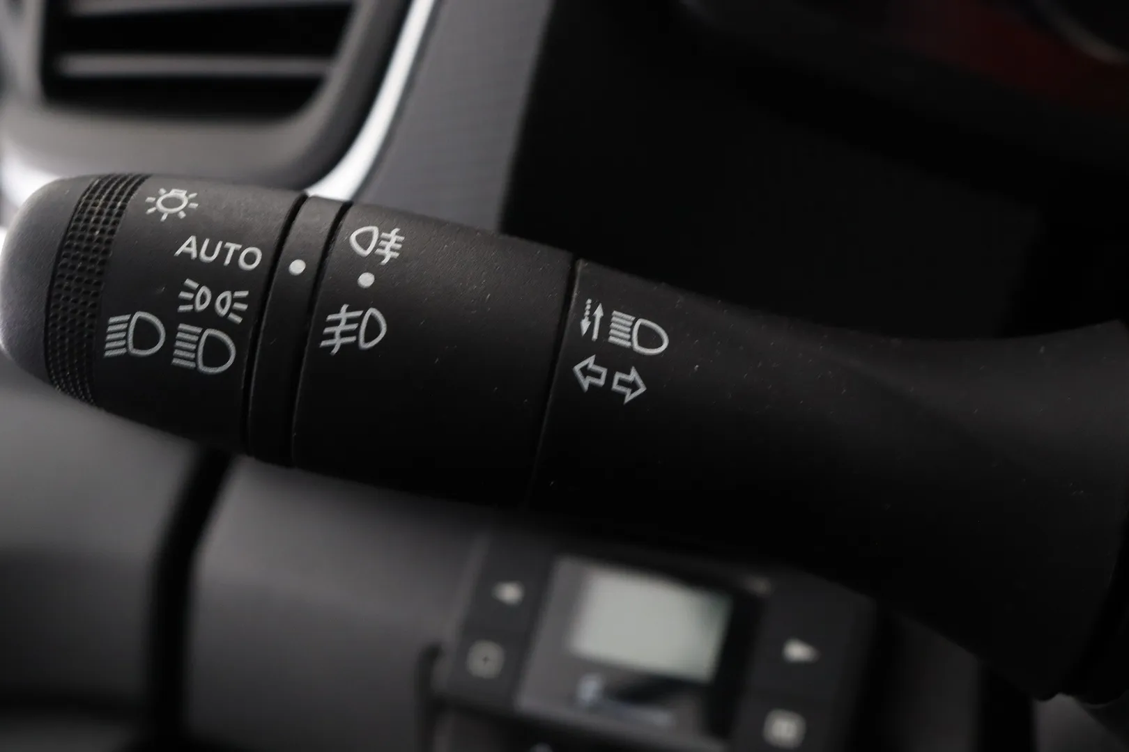 Nissan Primastar RVS-533 carousel image