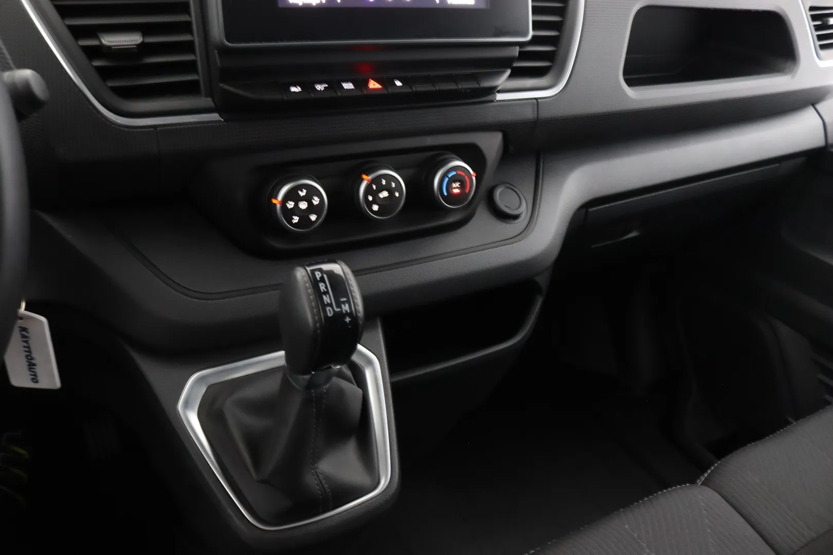 Nissan Primastar RVS-533 carousel image