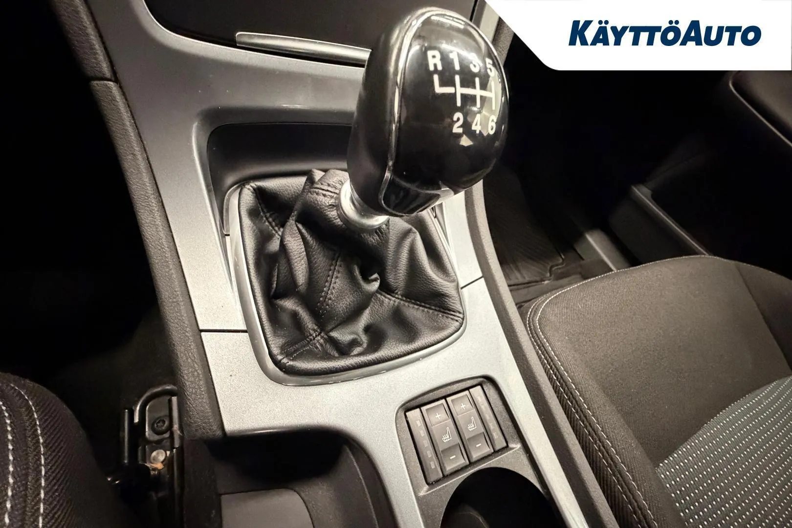 Ford Mondeo KML-329 carousel image