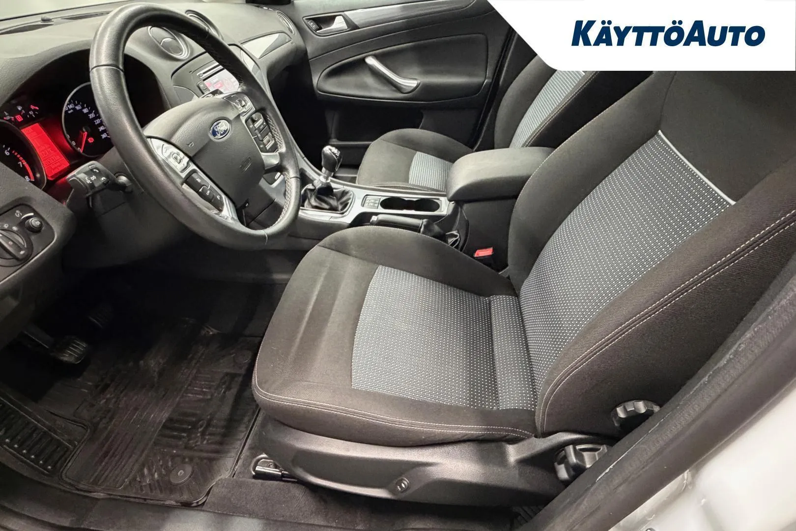 Ford Mondeo KML-329 carousel image