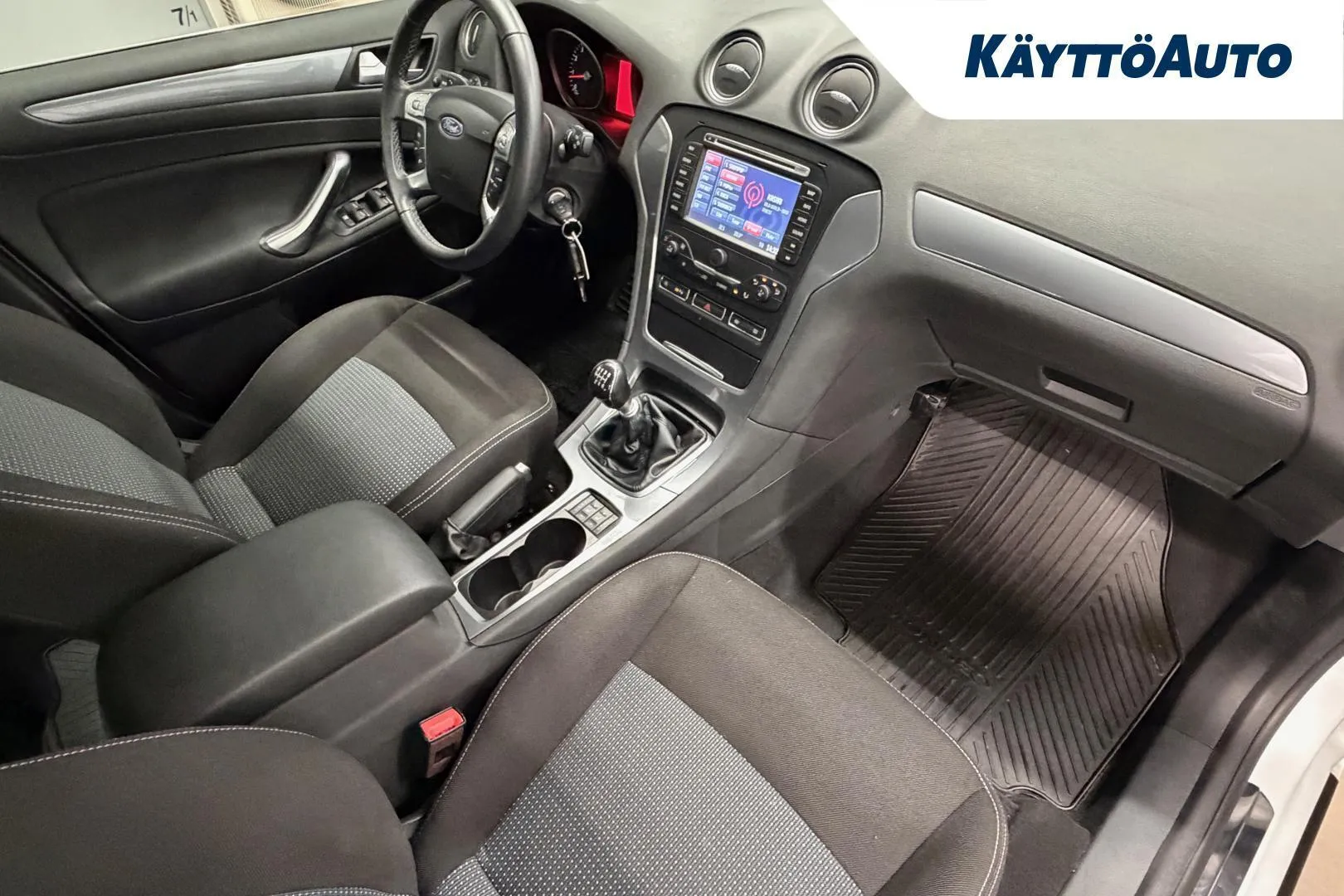 Ford Mondeo KML-329 carousel image