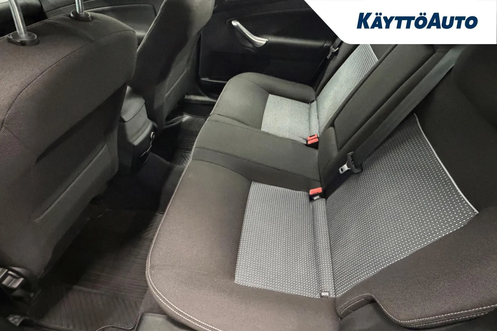 Ford Mondeo KML-329 carousel image