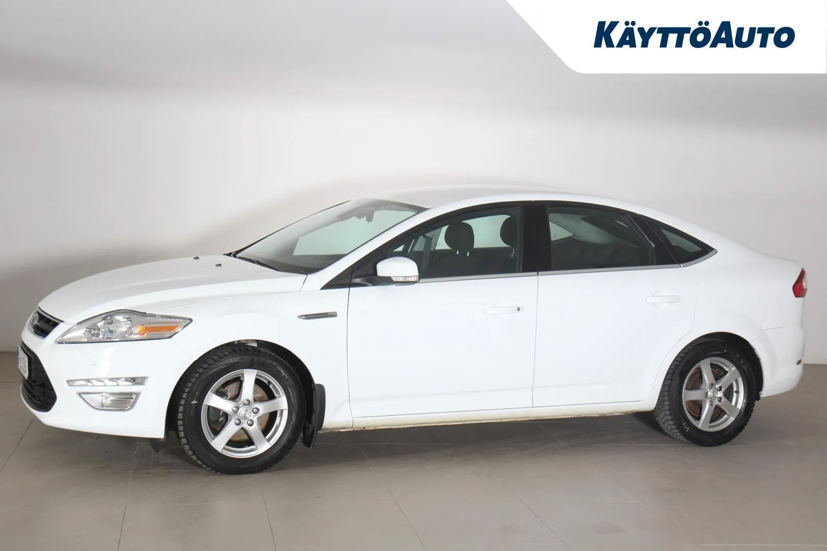 Ford Mondeo KML-329 carousel image