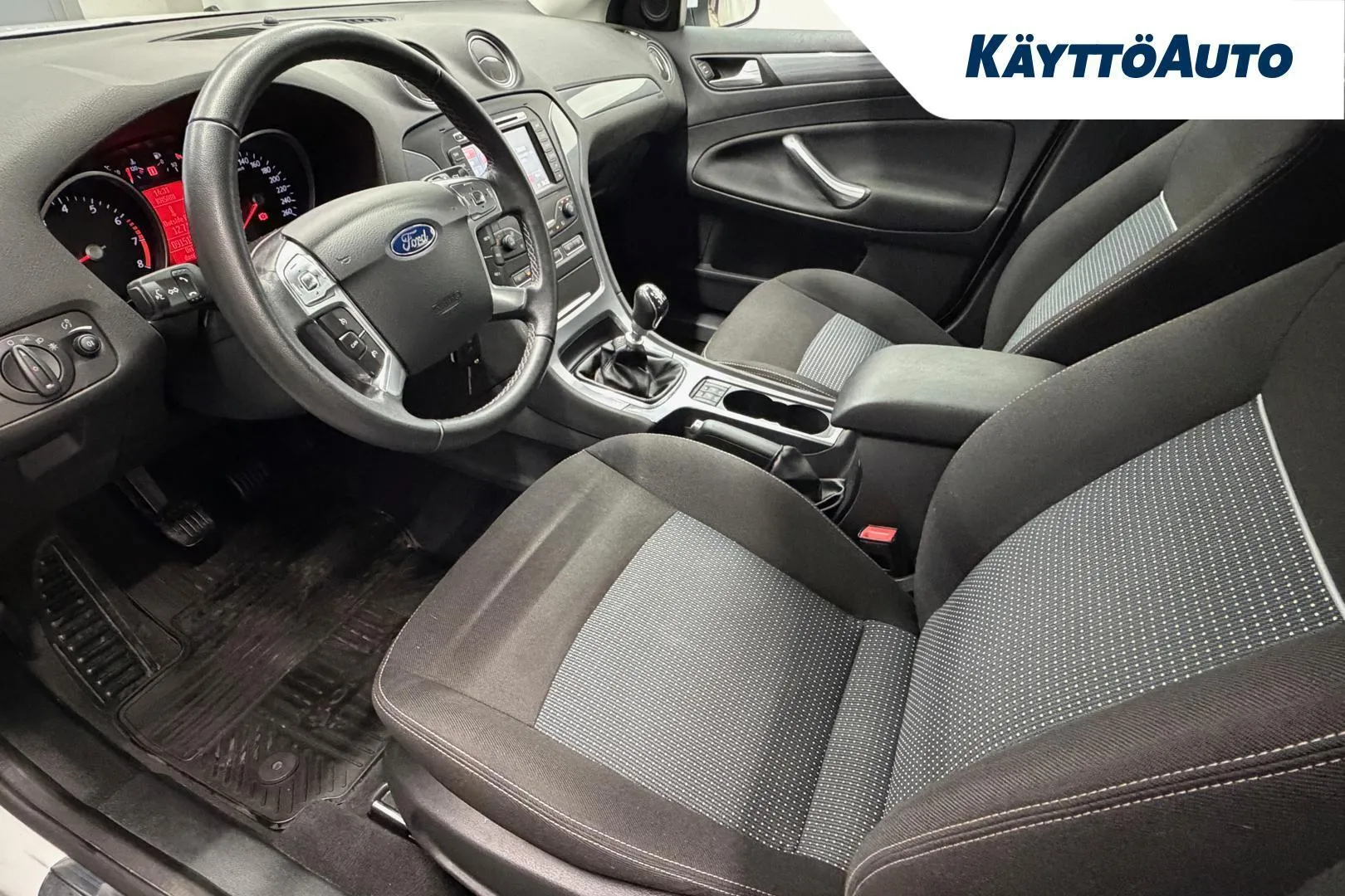 Ford Mondeo KML-329 carousel image