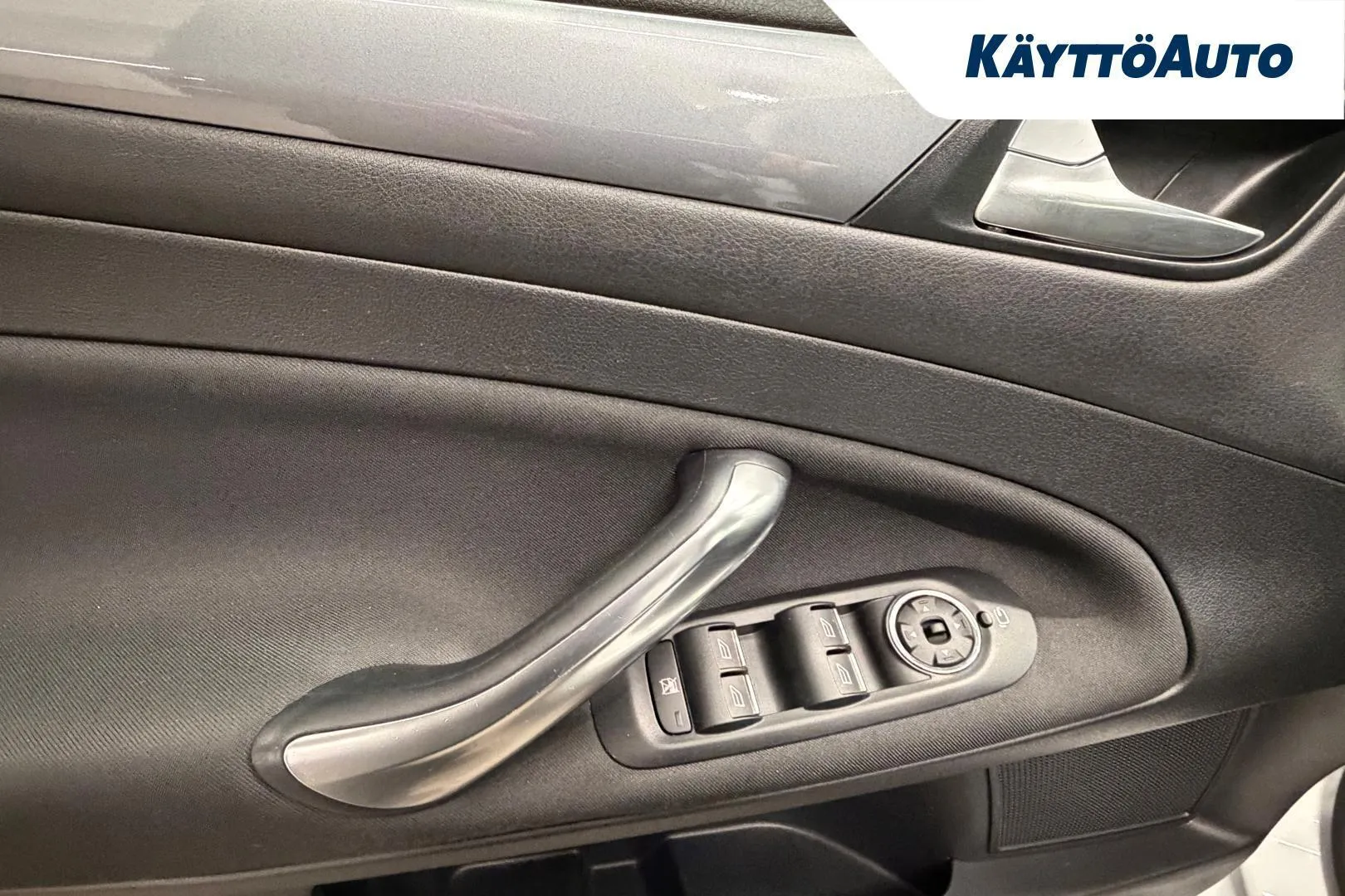 Ford Mondeo KML-329 carousel image