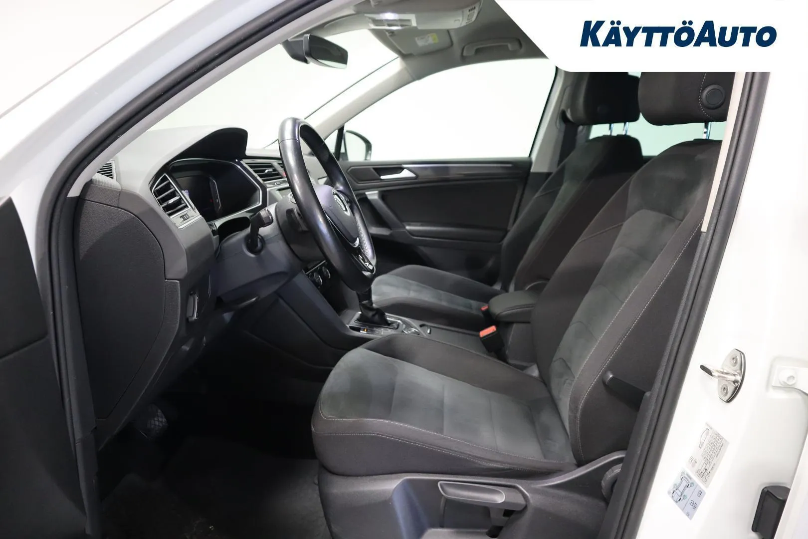 Volkswagen Tiguan CME-305 carousel image