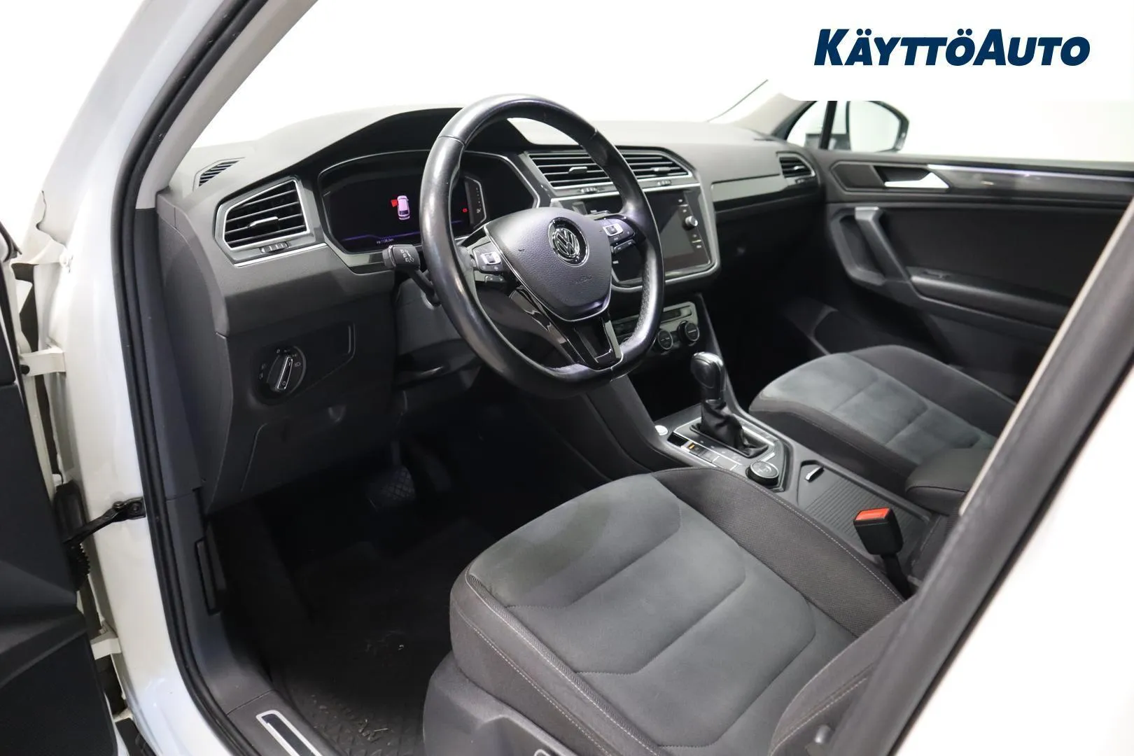 Volkswagen Tiguan CME-305 carousel image