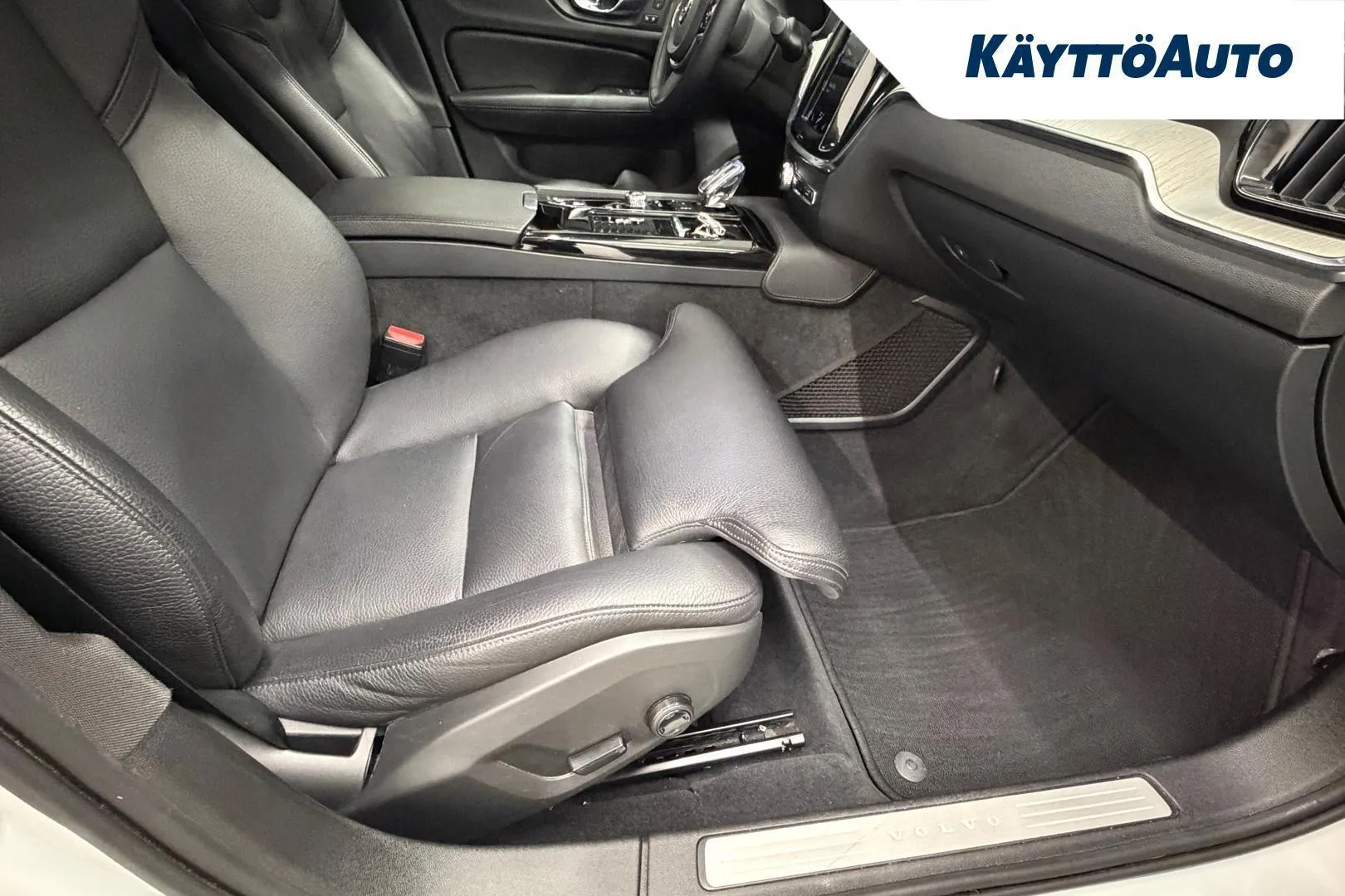 Volvo S60 OZU-849 carousel image