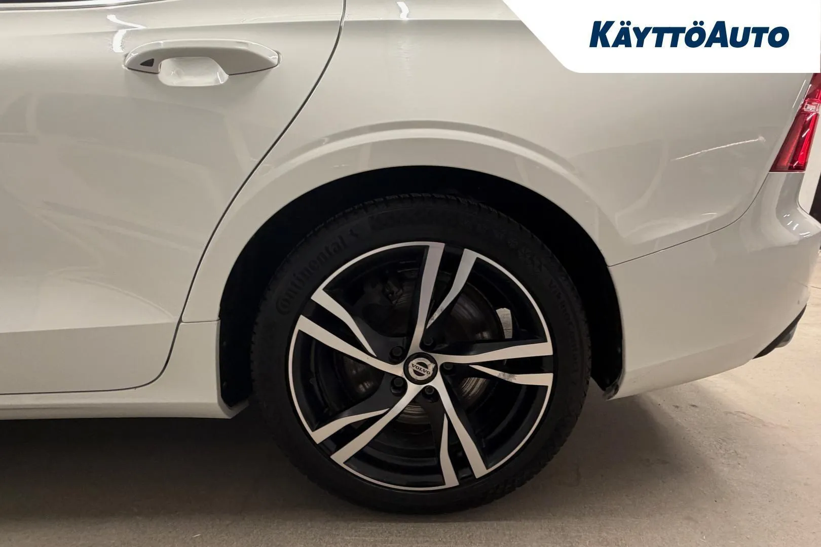 Volvo S60 OZU-849 carousel image