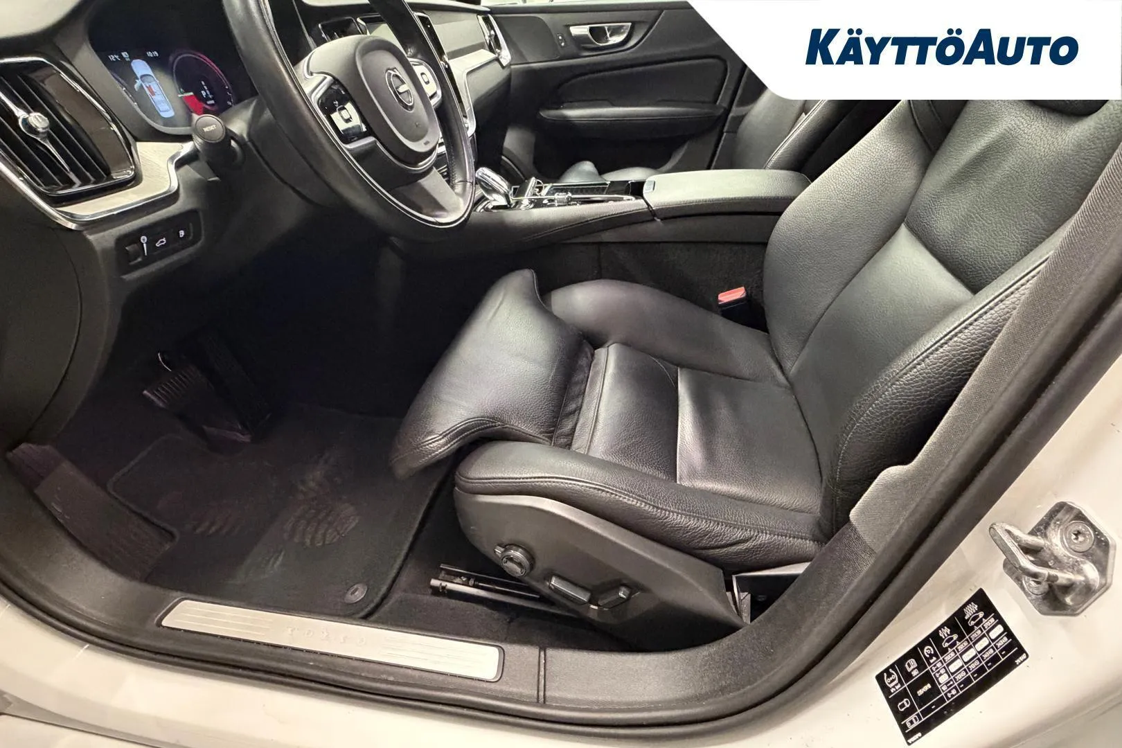 Volvo S60 OZU-849 carousel image