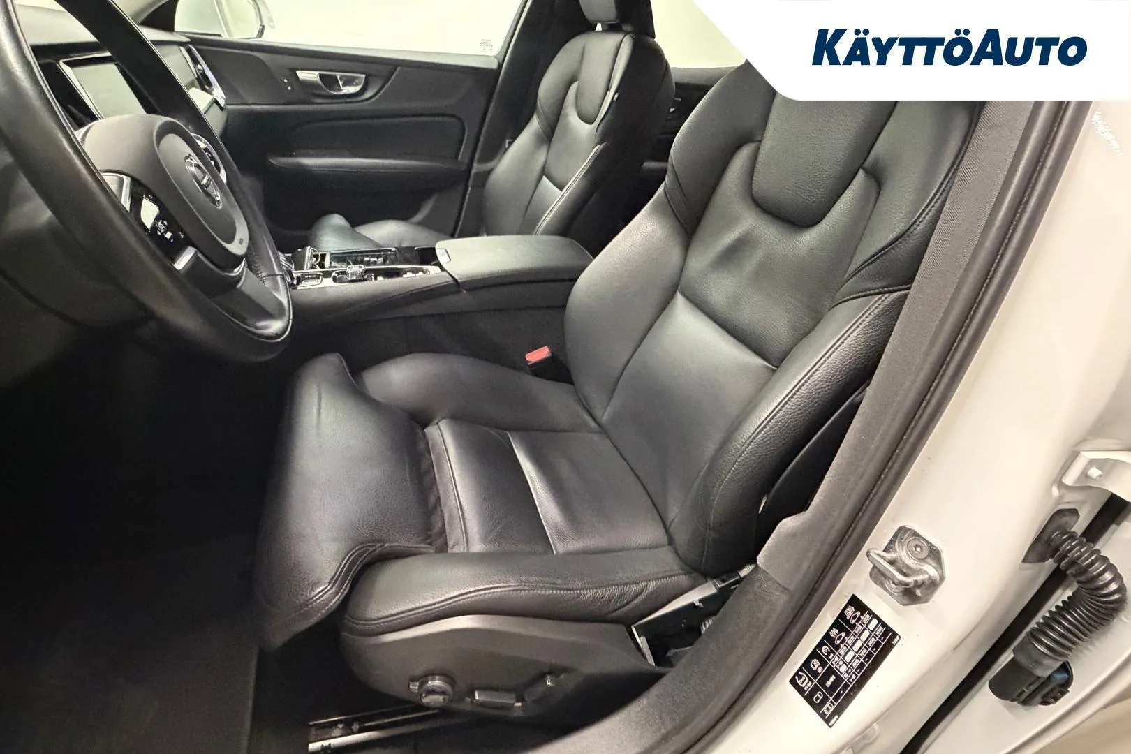 Volvo S60 OZU-849 carousel image