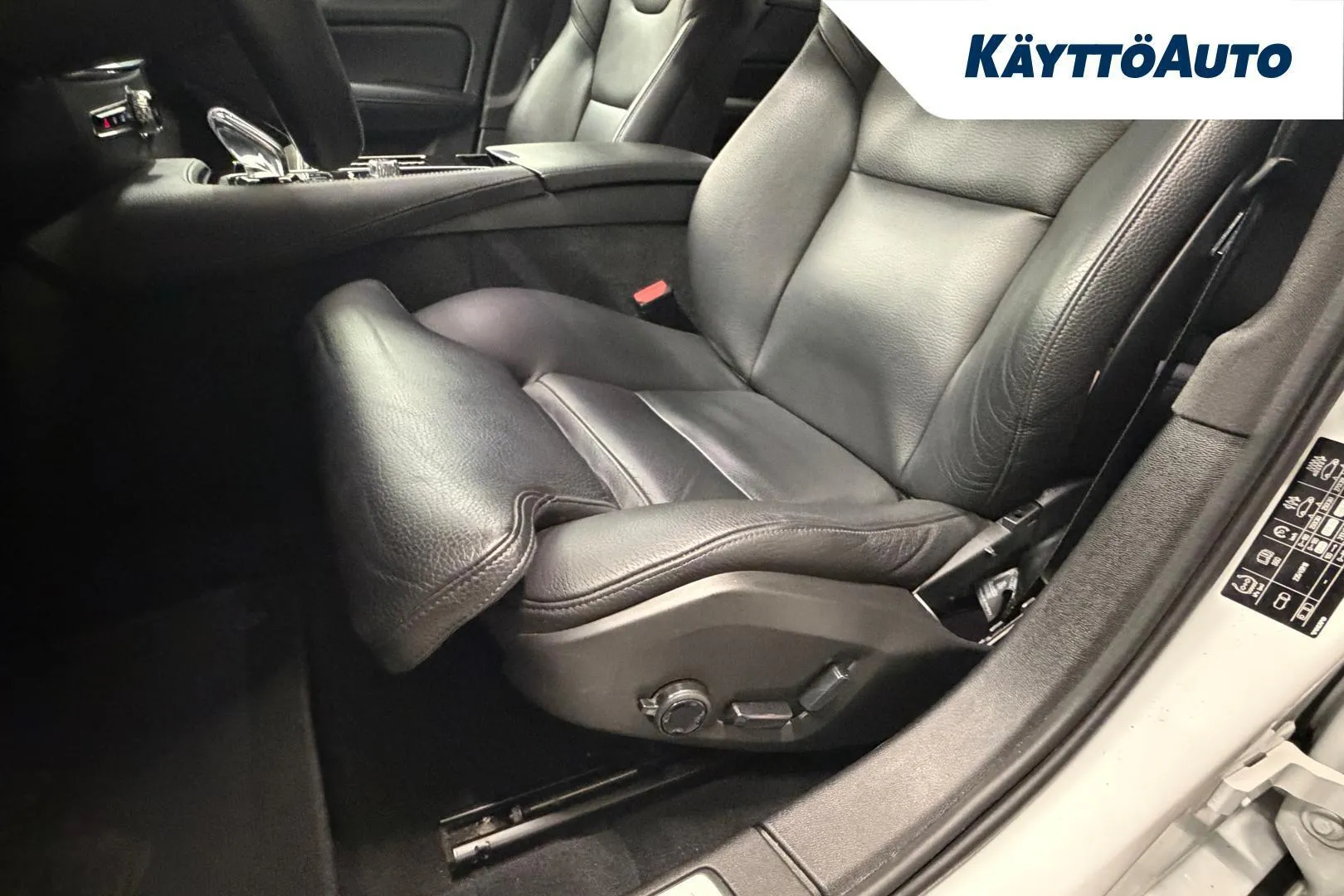 Volvo S60 OZU-849 carousel image