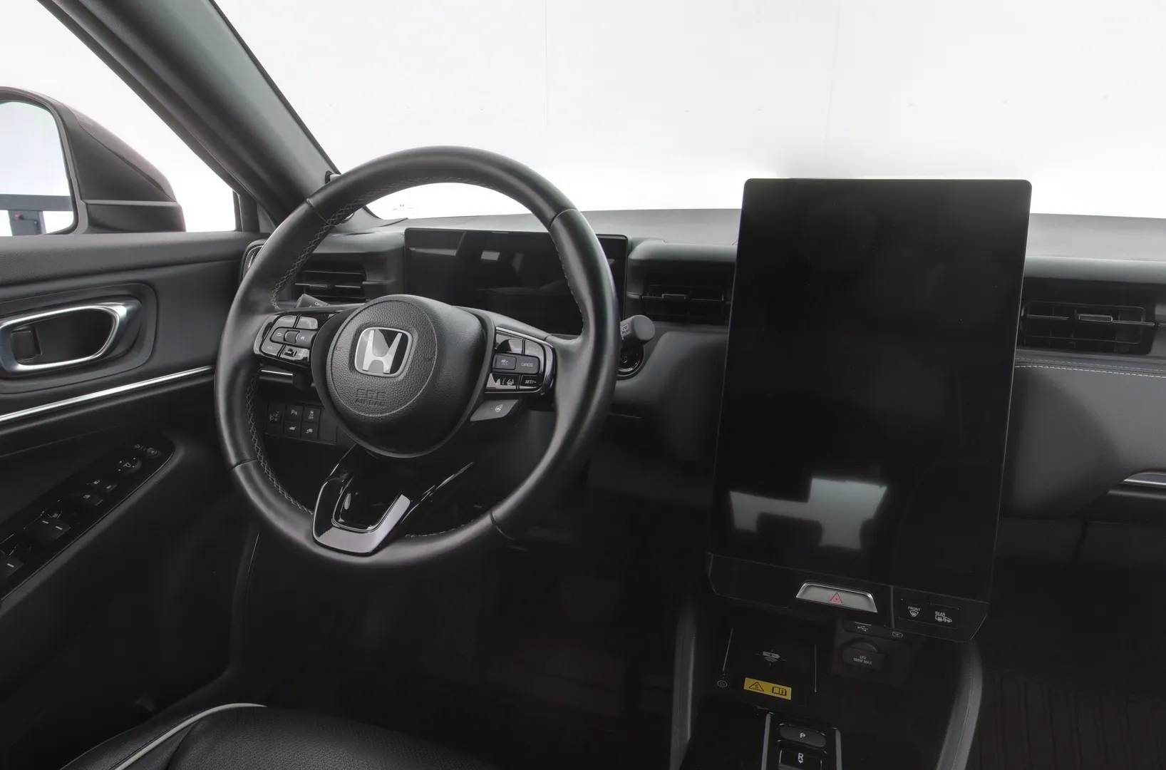 Honda e:Ny1 JNJ-442 carousel image