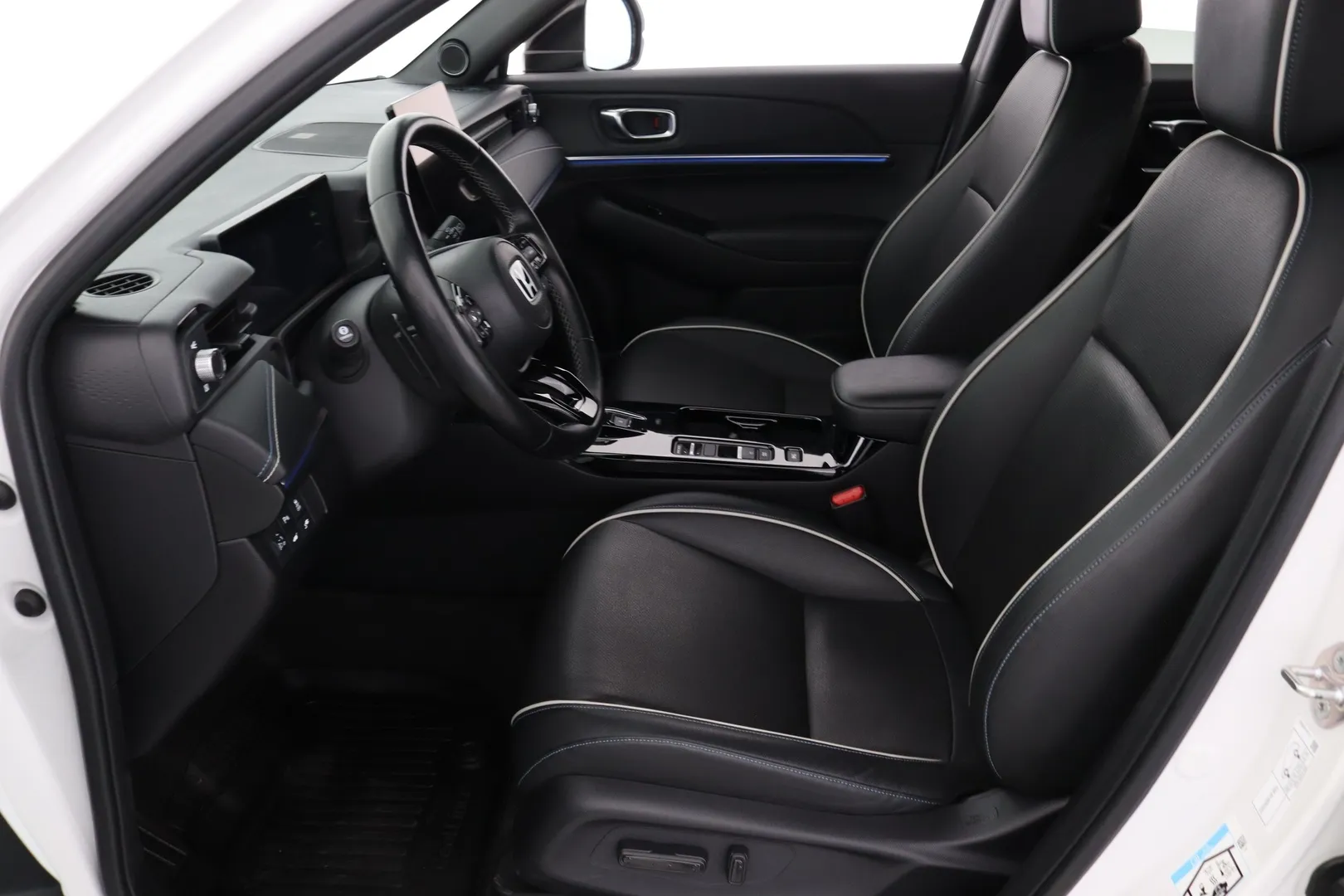 Honda e:Ny1 JNJ-442 carousel image