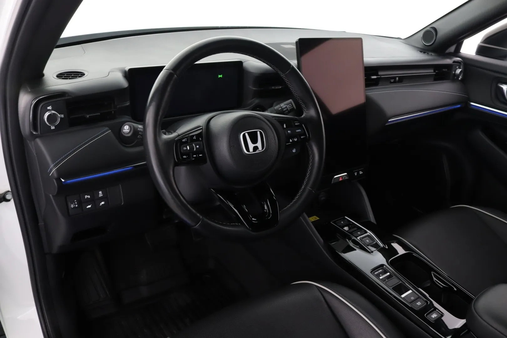 Honda e:Ny1 JNJ-442 carousel image